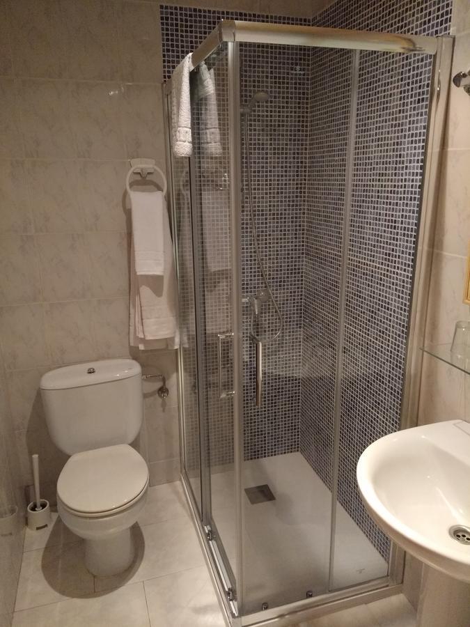 Hostal Avenida Аренас-де-Сан-Педро Экстерьер фото