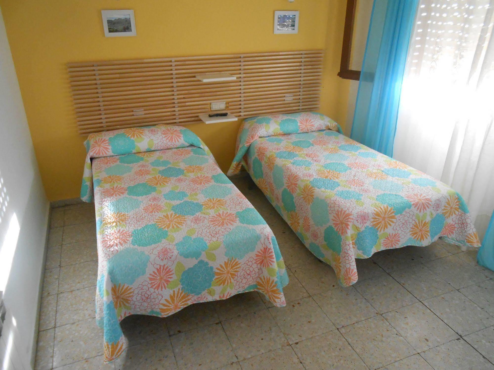 Hostal Avenida Аренас-де-Сан-Педро Экстерьер фото